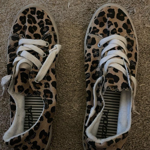 SOOA Comfy Leopard white lace tie shies cannot see size but I wear size 5 - Picture 10 of 10